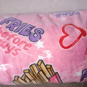 Betsey JOHNSON nk Fries Before Guys Blanket